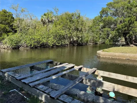 2221 S Waterman Drive Crystal River FL 34429