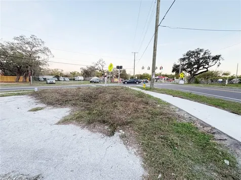 535 Maydell Drive Tampa FL 33619