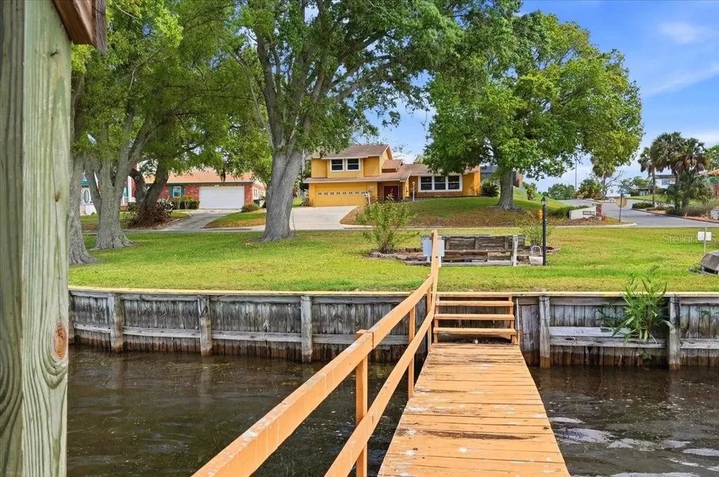 1202 Lake Ariana Boulevard Auburndale FL 33823