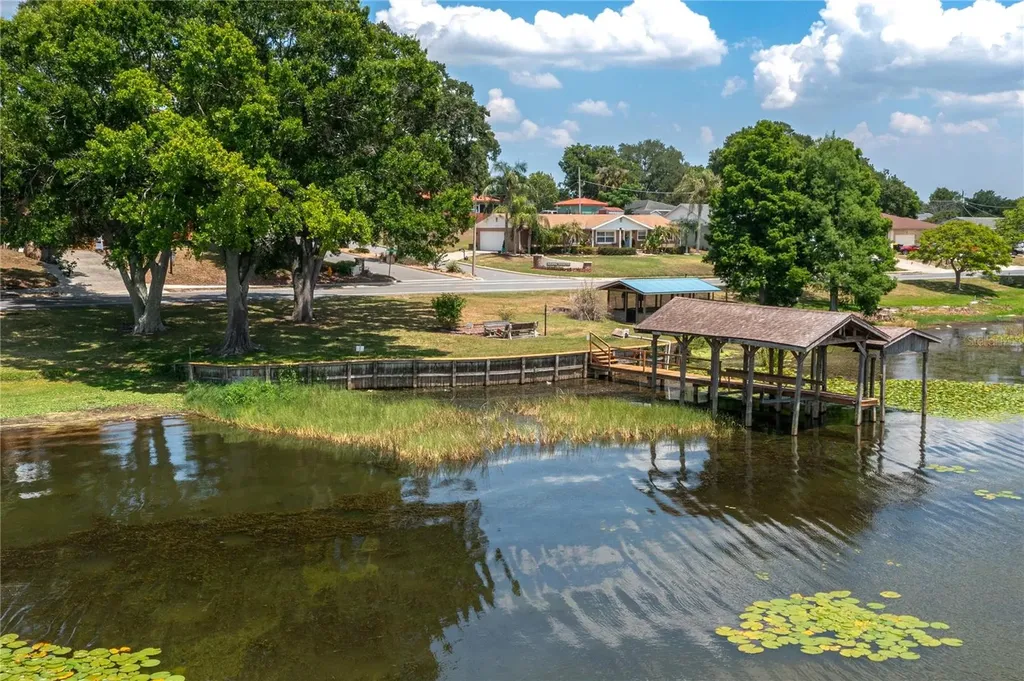 1202 Lake Ariana Boulevard Auburndale FL 33823