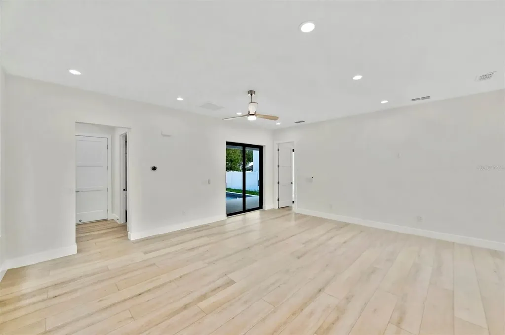 4543 26th Avenue S St Petersburg FL 33711
