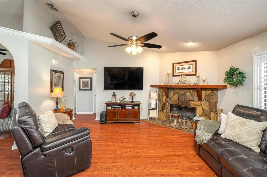 334 Palmview Circle N Auburndale FL 33823