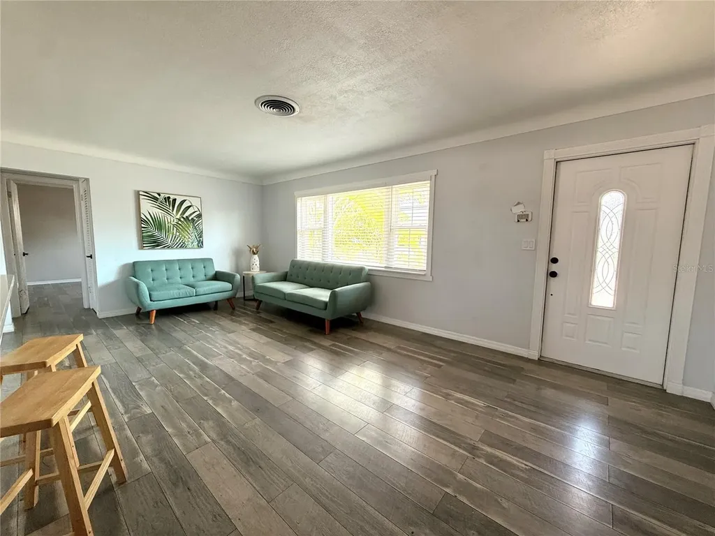 4773 56th Avenue N St Petersburg FL 33714