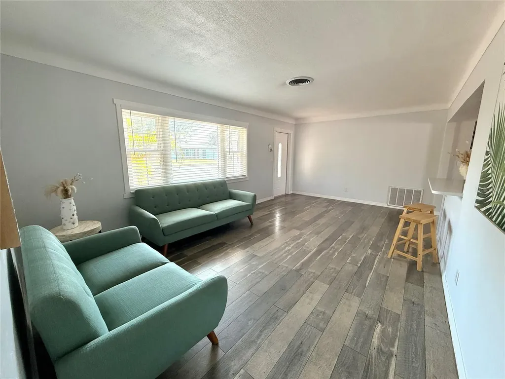4773 56th Avenue N St Petersburg FL 33714