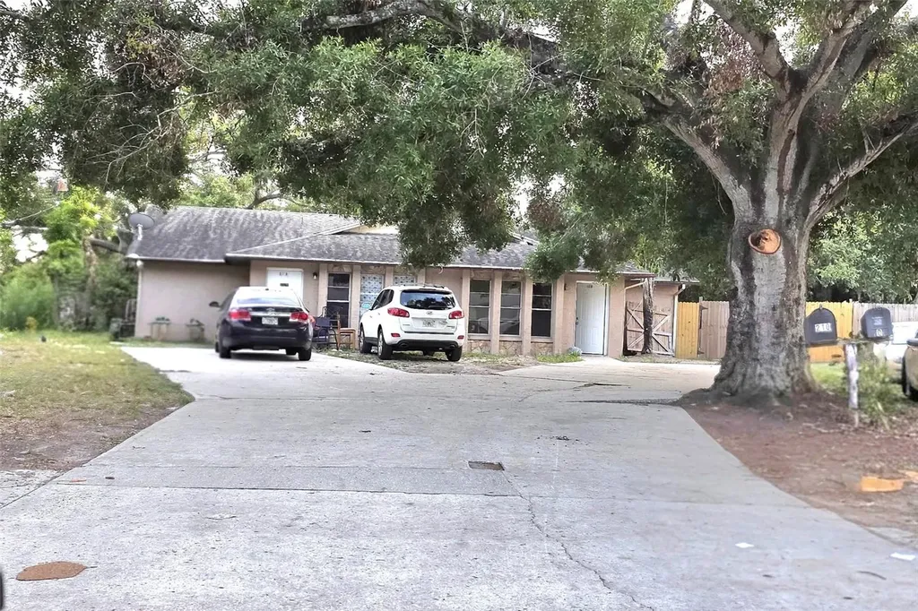 208 58th Avenue E Bradenton FL 34203
