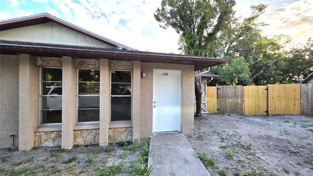 208 58th Avenue E Bradenton FL 34203