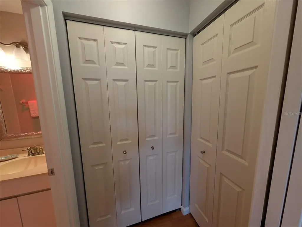 6896 W Country Club Lane Sarasota FL 34243