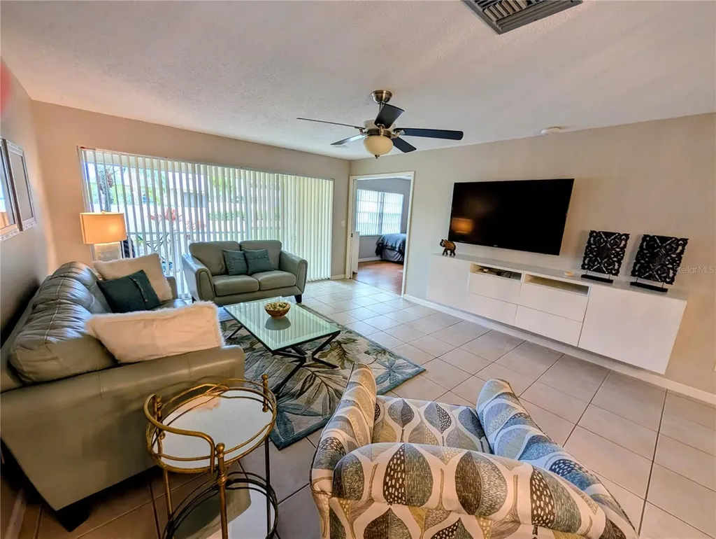 6896 W Country Club Lane Sarasota FL 34243