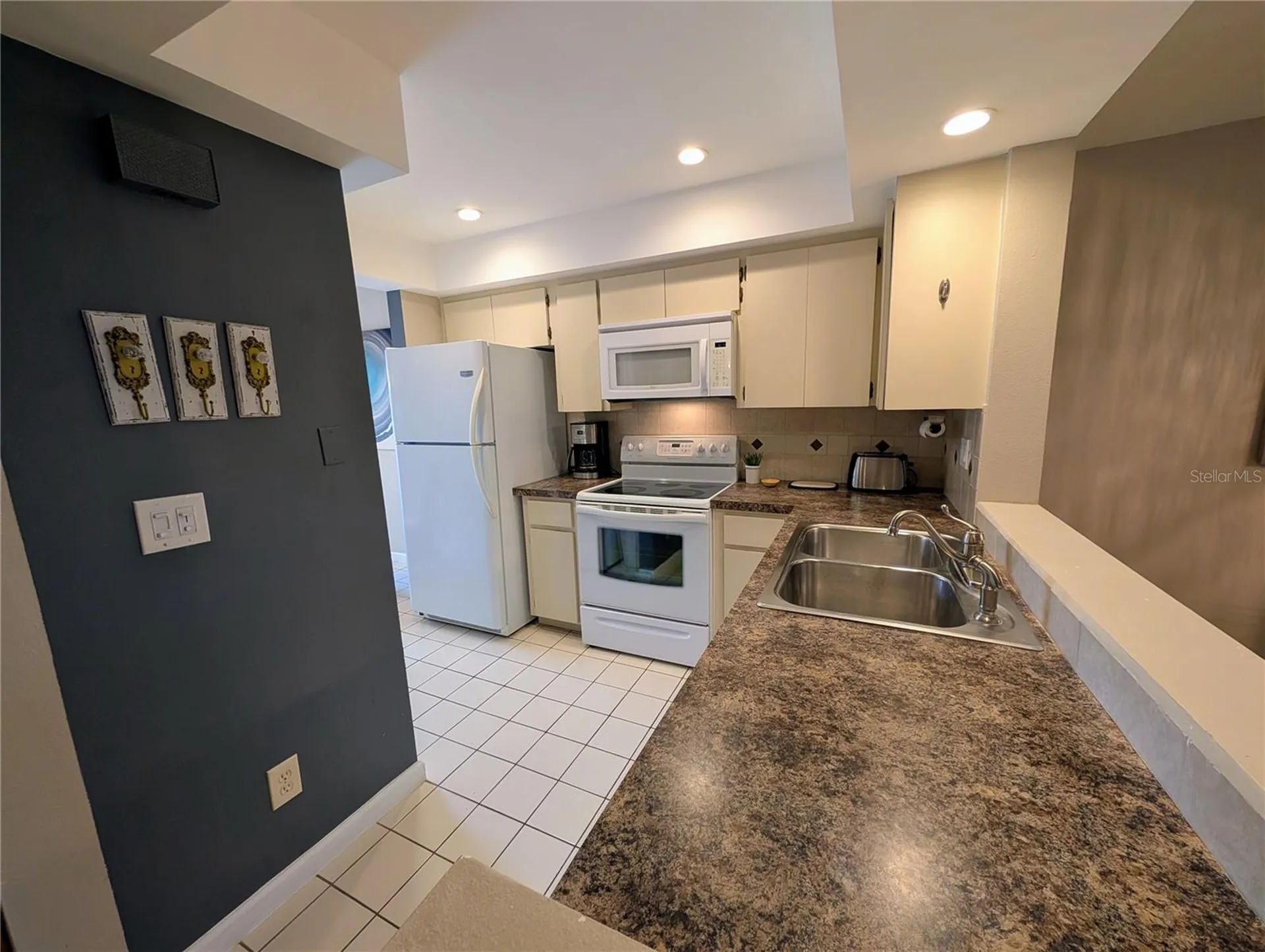 6896 W Country Club Lane Sarasota FL 34243