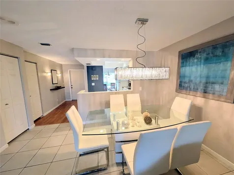 6896 W Country Club Lane Sarasota FL 34243