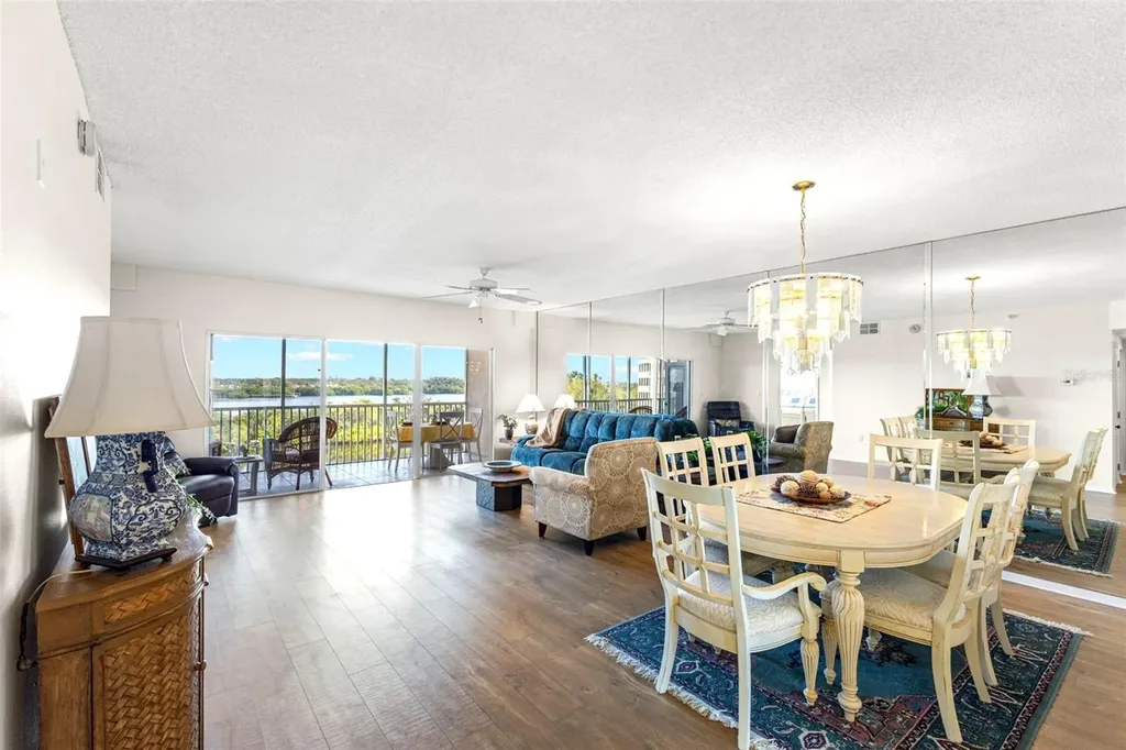 6475 Shoreline Drive St Petersburg FL 33708