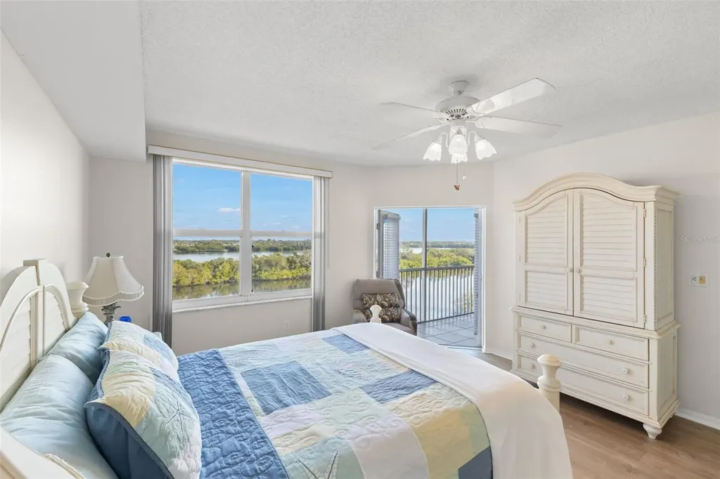 6475 Shoreline Drive St Petersburg FL 33708