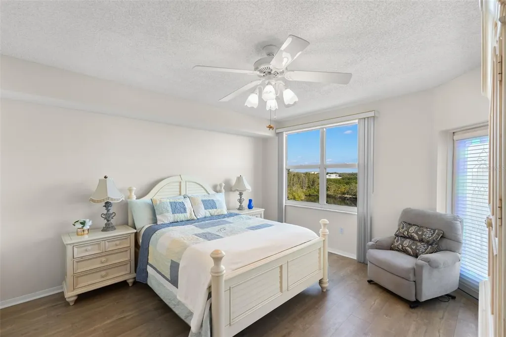 6475 Shoreline Drive St Petersburg FL 33708