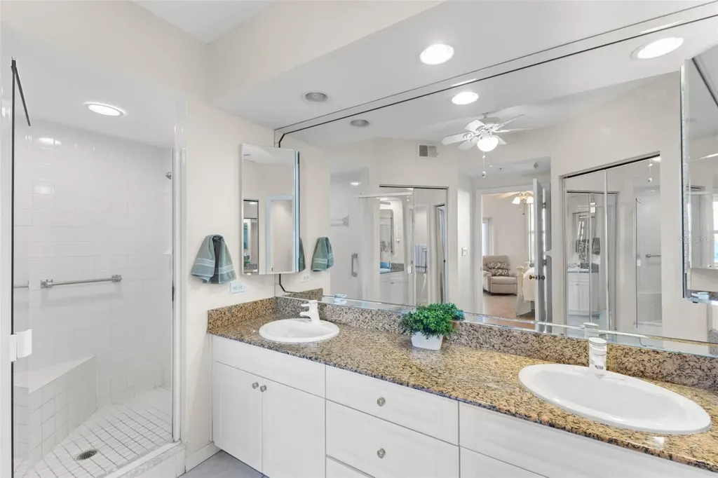 6475 Shoreline Drive St Petersburg FL 33708