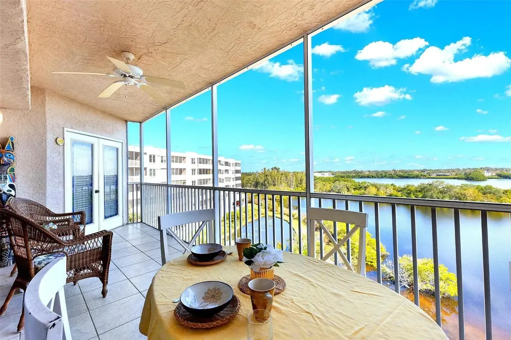 6475 Shoreline Drive St Petersburg FL 33708