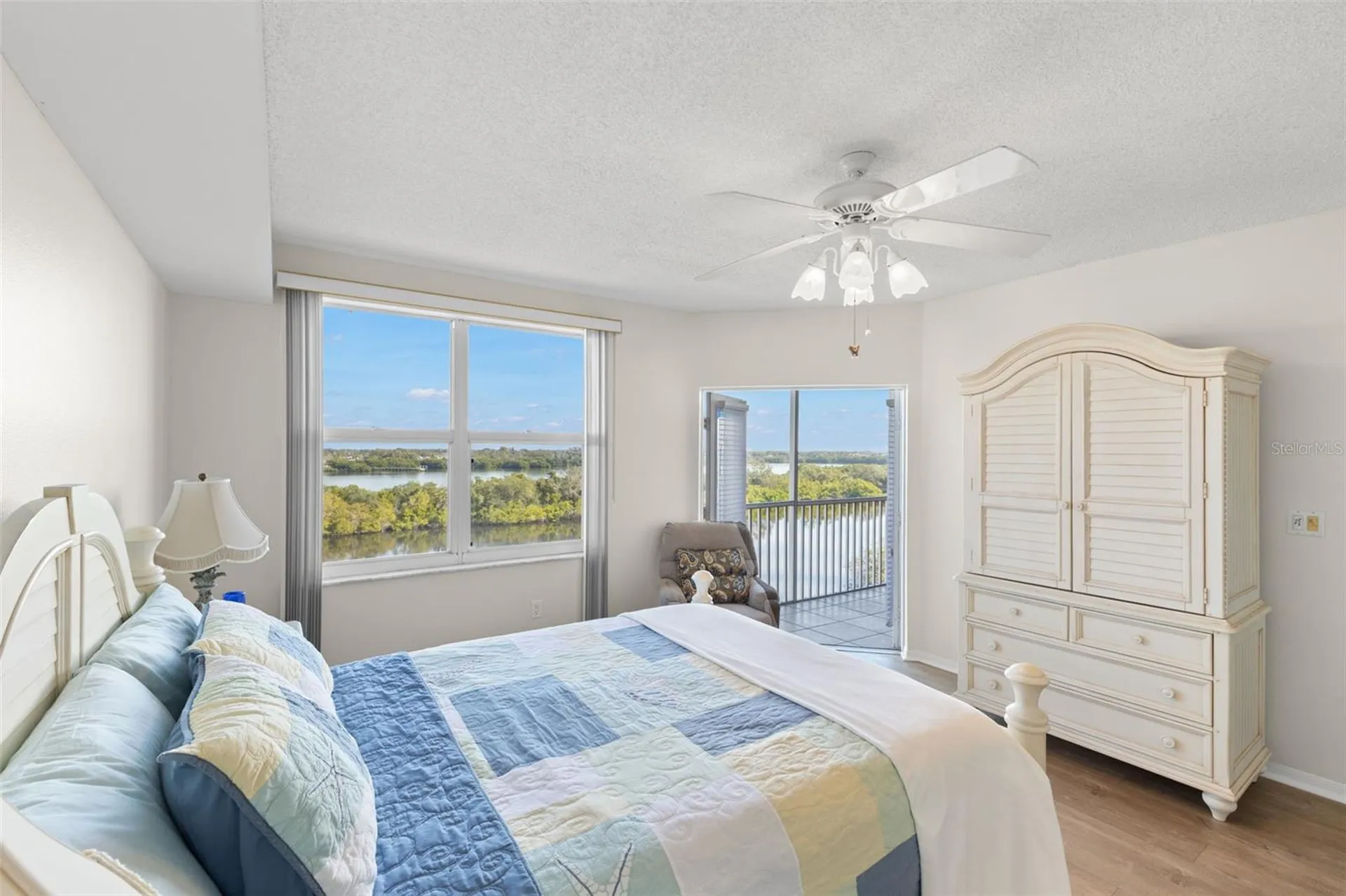 6475 Shoreline Drive St Petersburg FL 33708