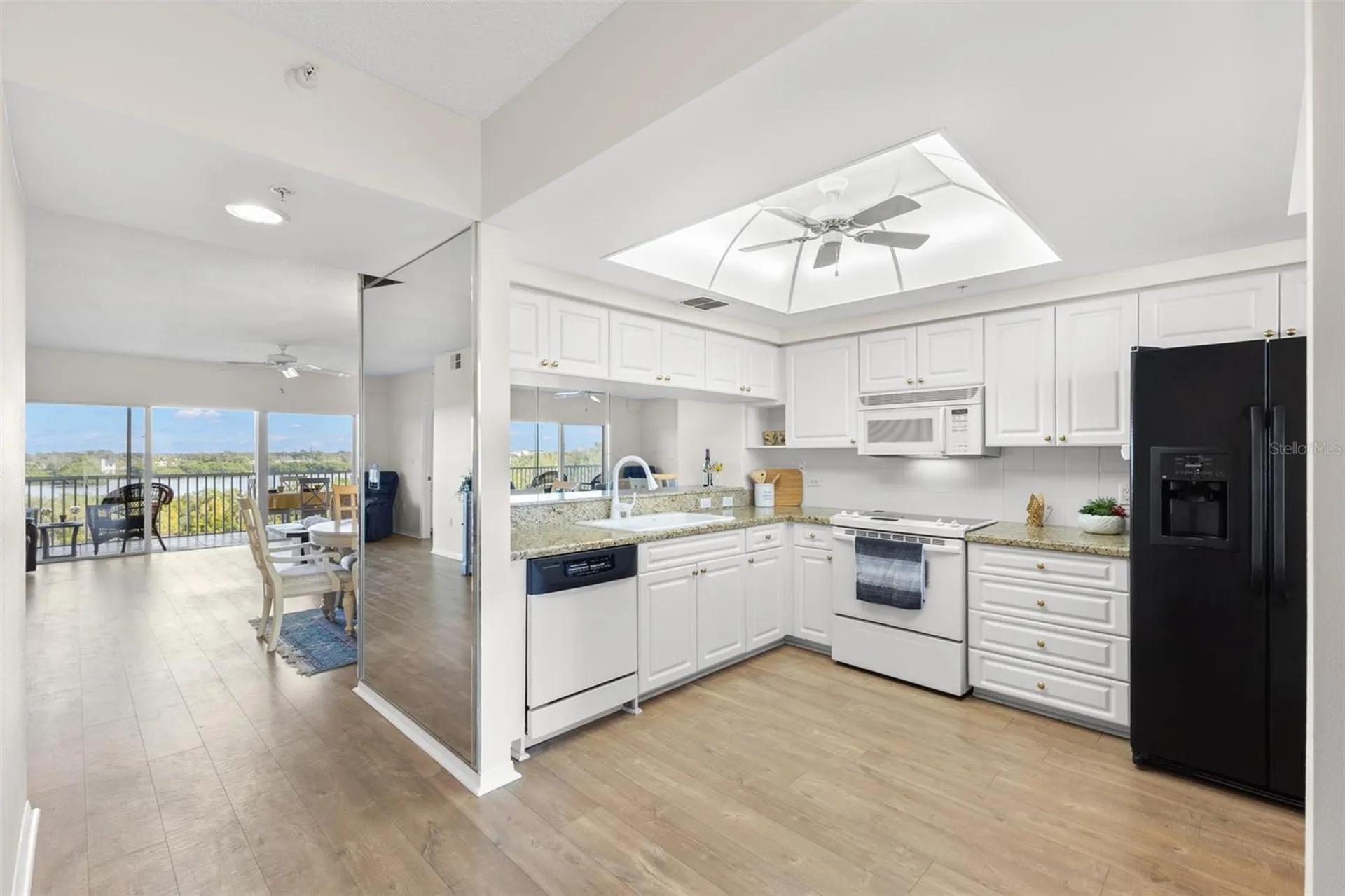 6475 Shoreline Drive St Petersburg FL 33708