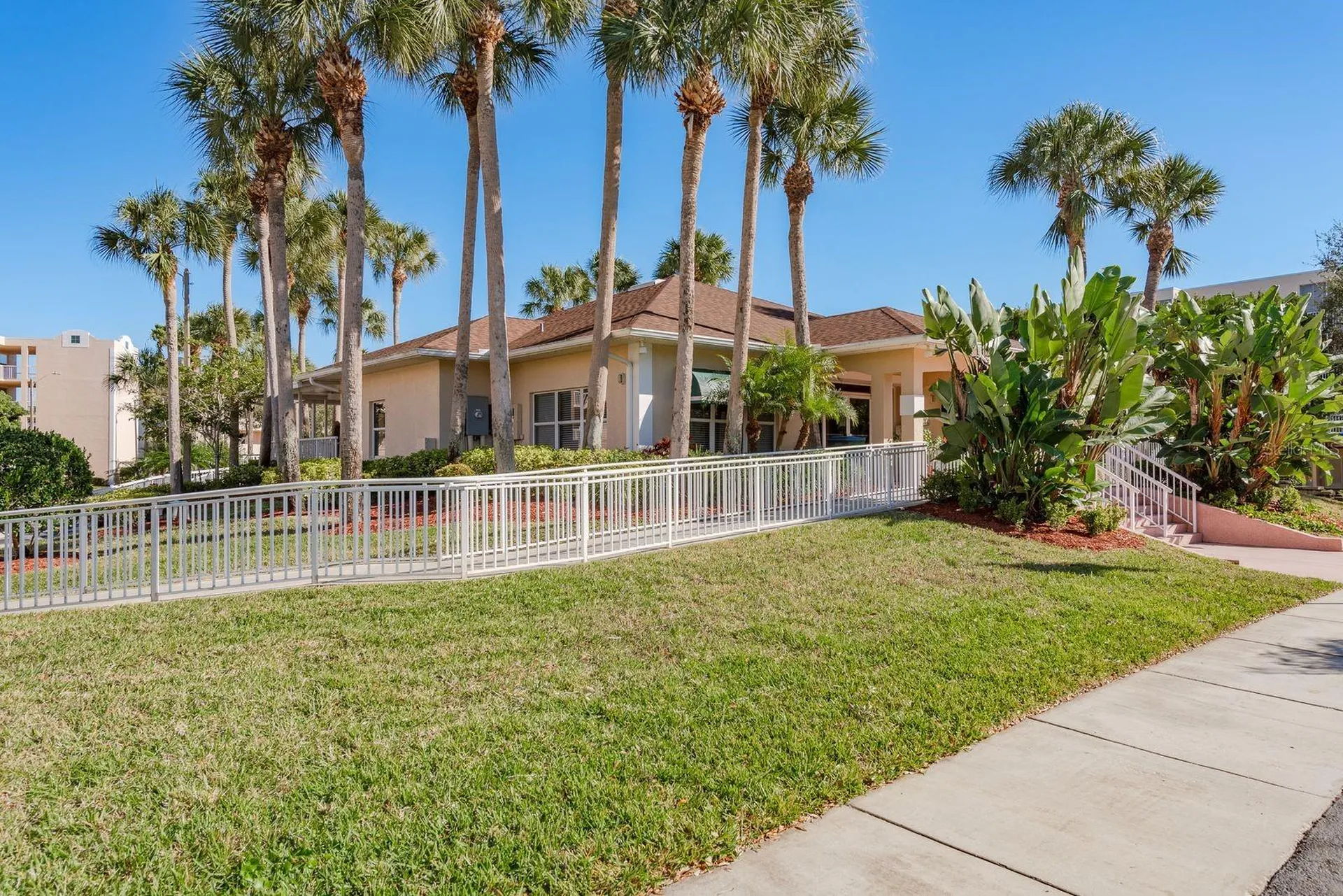6475 Shoreline Drive St Petersburg FL 33708