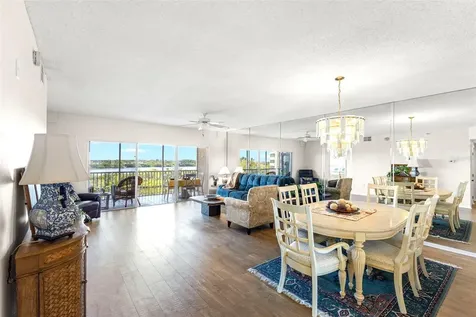 6475 Shoreline Drive St Petersburg FL 33708