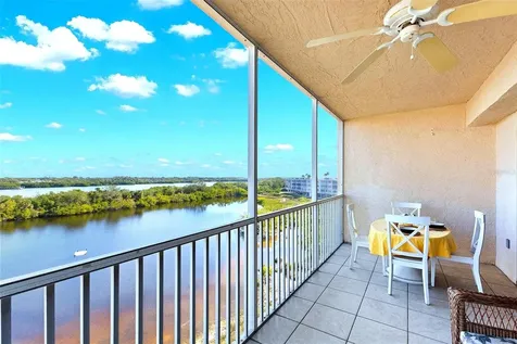 6475 Shoreline Drive St Petersburg FL 33708