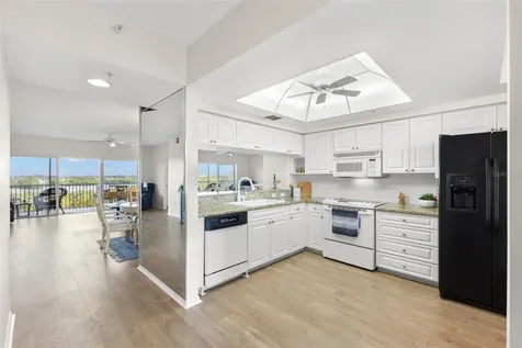 6475 Shoreline Drive St Petersburg FL 33708