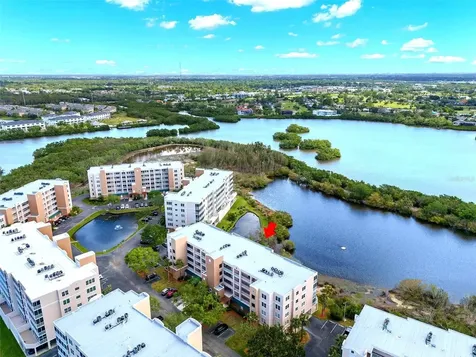 6475 Shoreline Drive St Petersburg FL 33708