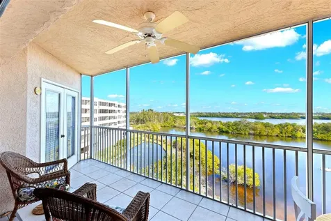 6475 Shoreline Drive St Petersburg FL 33708