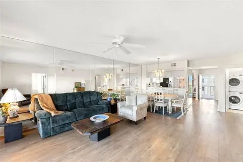 6475 Shoreline Drive St Petersburg FL 33708