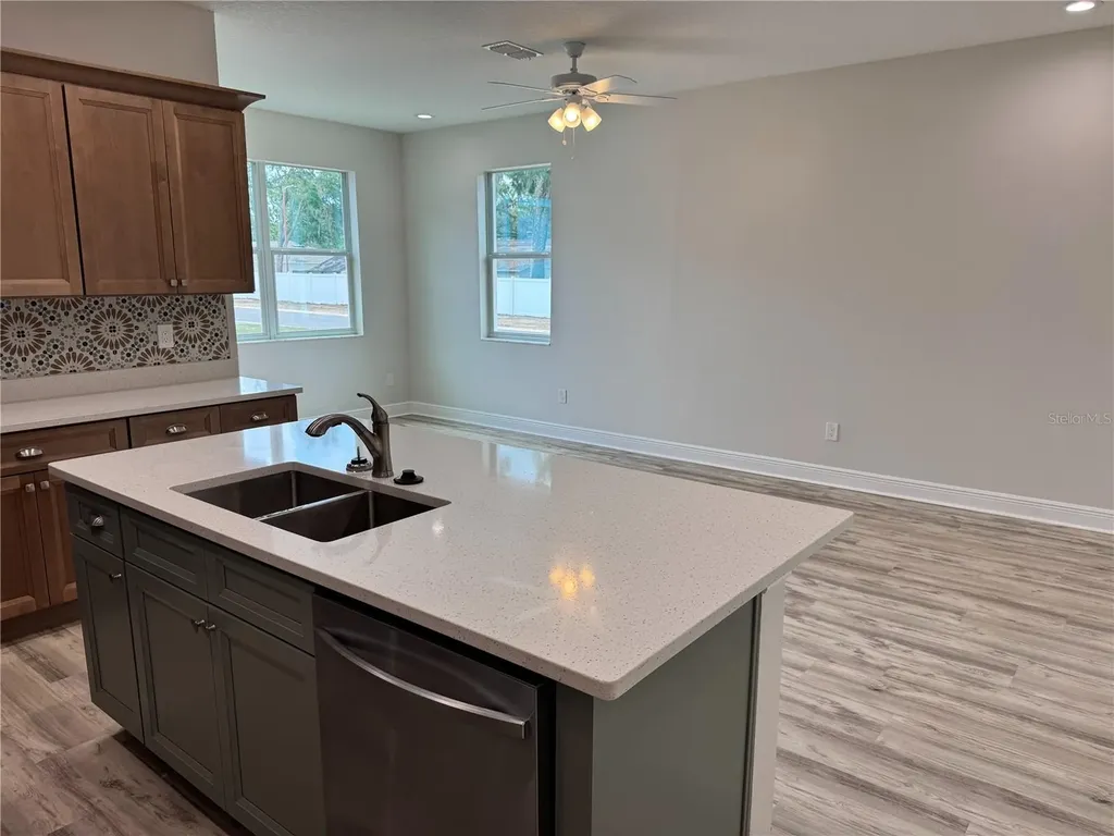 13532 14th Street Dade City FL 33525
