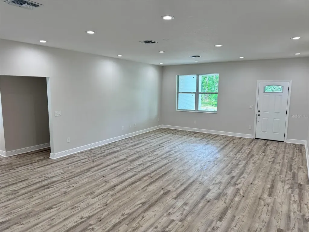 13532 14th Street Dade City FL 33525