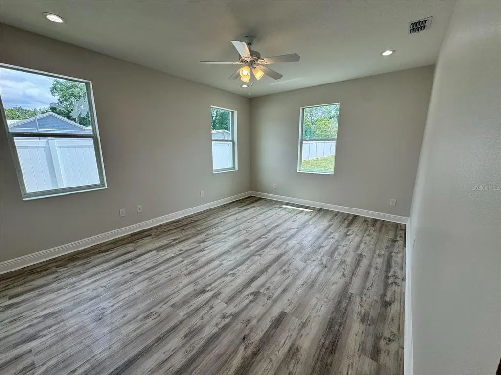 13532 14th Street Dade City FL 33525