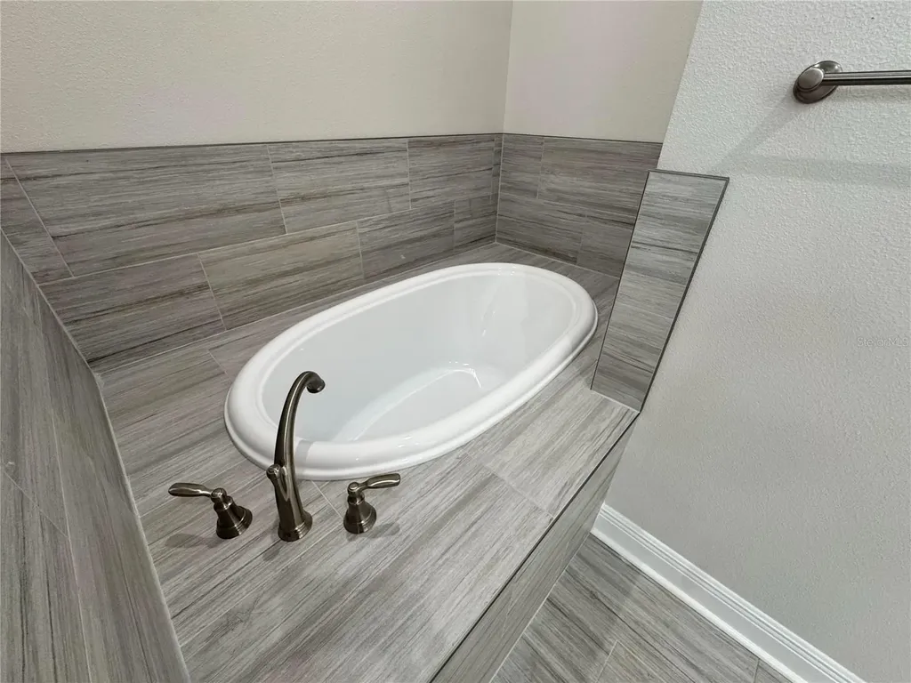 13532 14th Street Dade City FL 33525