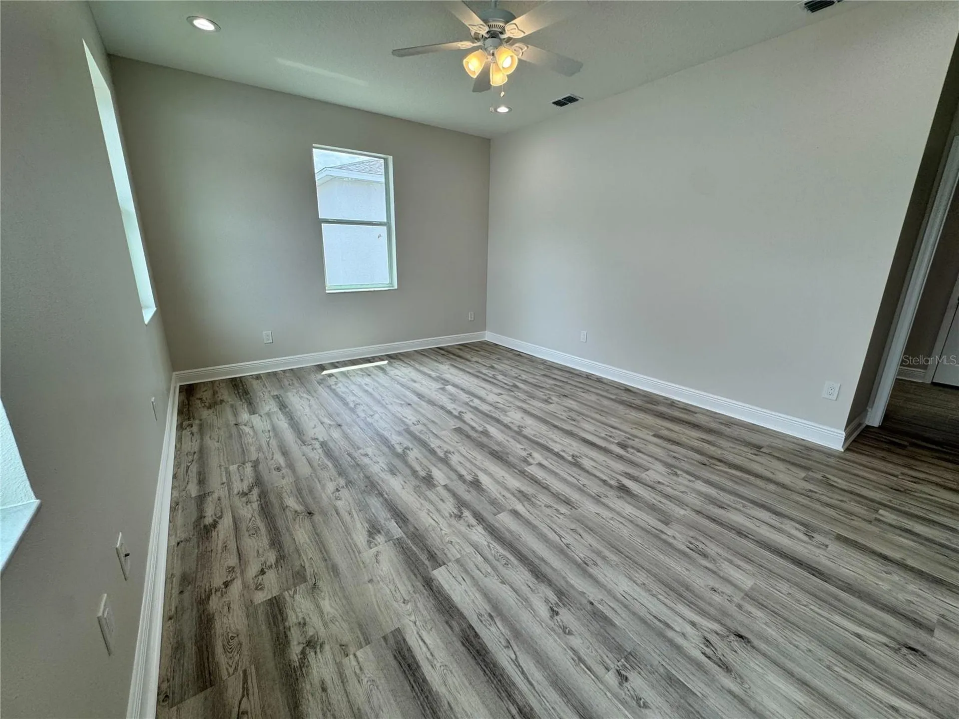 13532 14th Street Dade City FL 33525