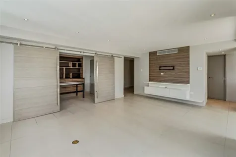 54 Kings Court Street San Juan PR 00911