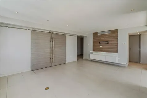 54 Kings Court Street San Juan PR 00911