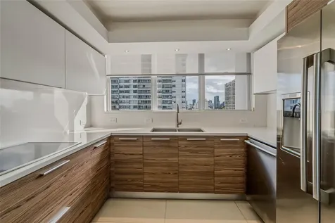 54 Kings Court Street San Juan PR 00911