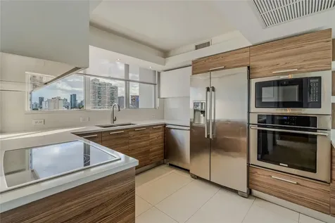 54 Kings Court Street San Juan PR 00911