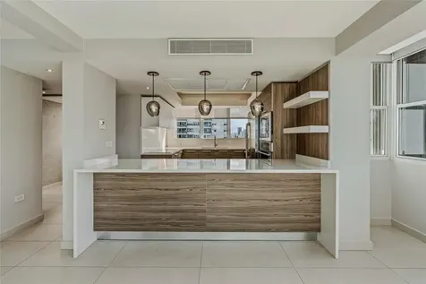 54 Kings Court Street San Juan PR 00911