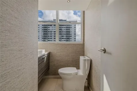 54 Kings Court Street San Juan PR 00911