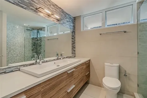 54 Kings Court Street San Juan PR 00911