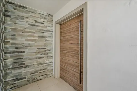 54 Kings Court Street San Juan PR 00911