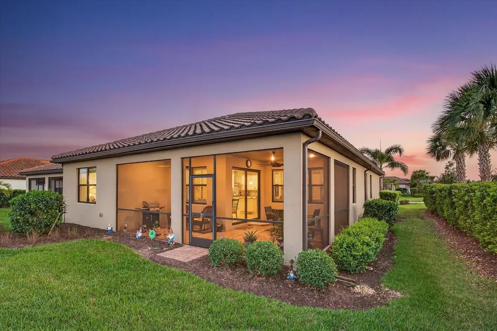17905 Manchester Place Bradenton FL 34202