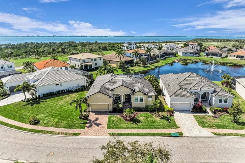 6224 Signature Pointe Lane Bradenton FL 34210