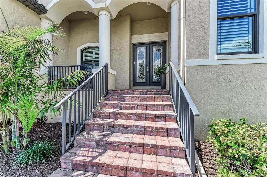 6224 Signature Pointe Lane Bradenton FL 34210