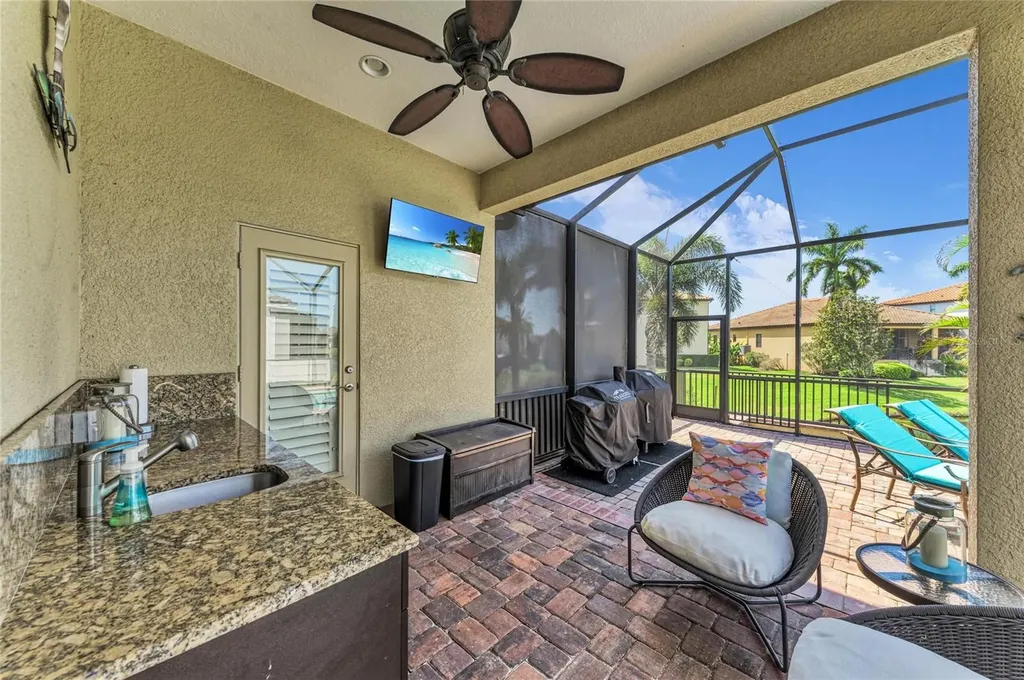 6224 Signature Pointe Lane Bradenton FL 34210