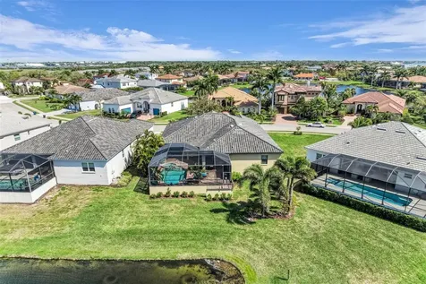 6224 Signature Pointe Lane Bradenton FL 34210