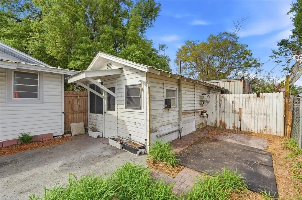 506 Commonwealth Avenue SW Polk City FL 33868