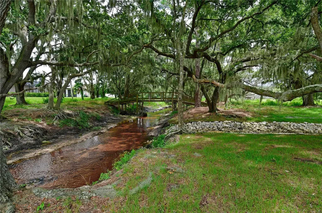 706 Acacia Court Bradenton FL 34212