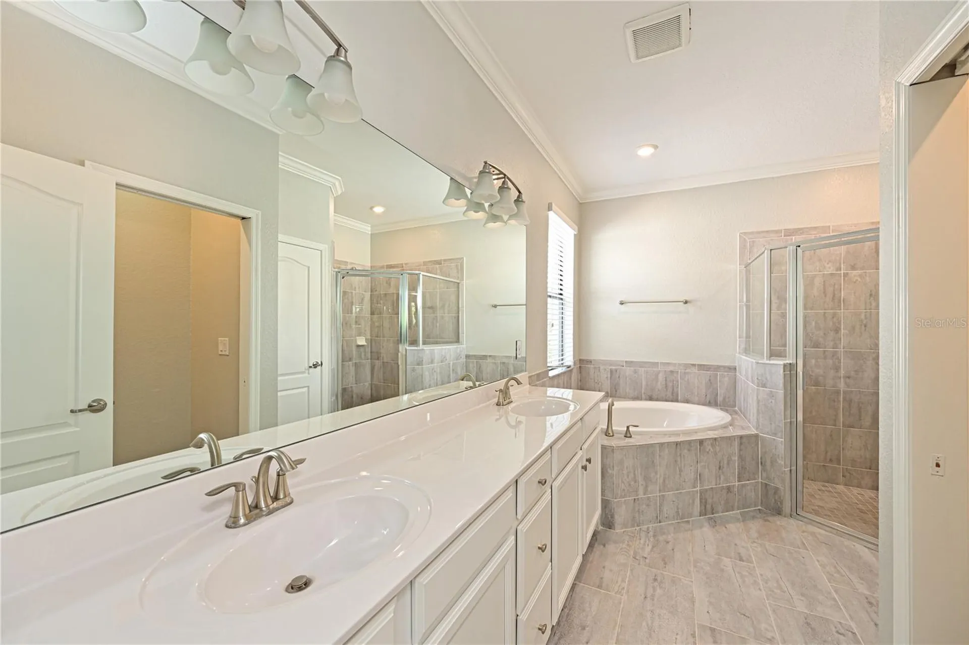 706 Acacia Court Bradenton FL 34212