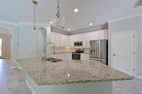 706 Acacia Court Bradenton FL 34212